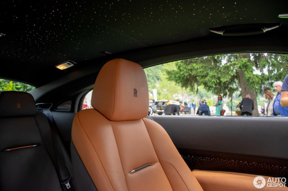 Trần xe bầu trời sao đổi ngôi đặc biệt của Rolls-Royce Wraith Luminary Collection Trần xe bầu trời sao đổi ngôi đặc biệt của Rolls-Royce Wraith Luminary Collection