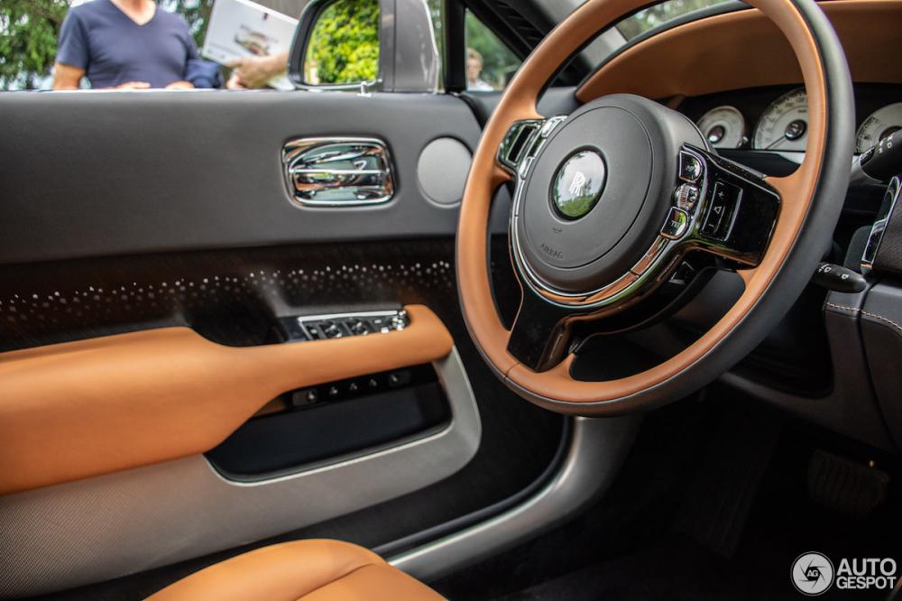 Vô lăng phối 2 màu của Rolls-Royce Wraith Luminary Collection Vô lăng phối 2 màu của Rolls-Royce Wraith Luminary Collection
