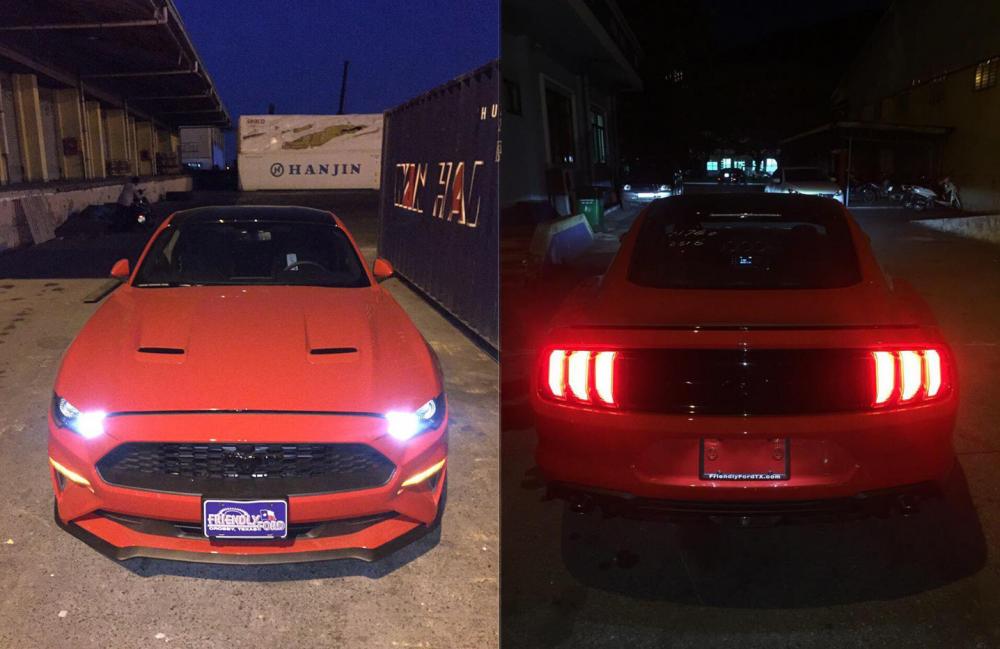 Bản nâng cấp của Ford Mustang thế hệ thứ 6 còn có hệ thống treo giảm xóc cùng thanh chống lật mới, đi kèm là tùy chọn MagneRide Damping System. Mẫu xe cơ bắp đời 2018 vẫn có các trang bị an toàn bao gồm kiểm soát hành trình, phát hiện người đi bộ, cảnh báo khoảng cách, hỗ trợ ngăn va chạm sớm, chuyển làn và hỗ trợ duy trì làn đường.