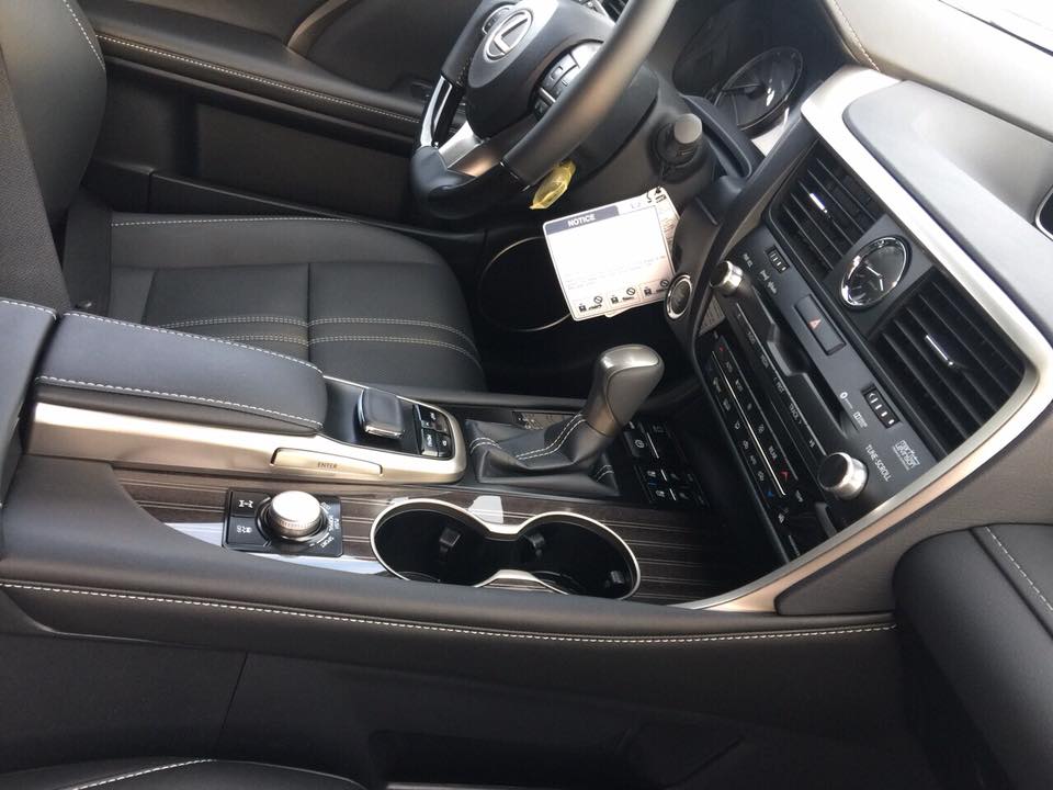 Lexus RX350L trang bị động cơ V6, dung tích 3.5 lít, sản sinh công suất tối đa 390 mã lực Lexus RX350L trang bị động cơ V6, dung tích 3.5 lít, sản sinh công suất tối đa 390 mã lực