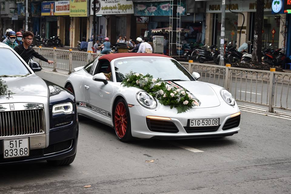 Rolls-Royce Ghost Series II và Porsche 911 Targa 4S trong buổi đám cưới vào ngày hôm qua