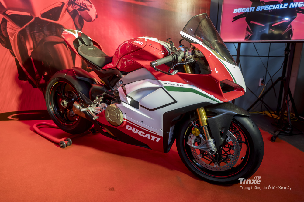Ducati Panigale V4 Speciale về Việt Nam mang số thứ tự 68 lộc phát rất đẹp