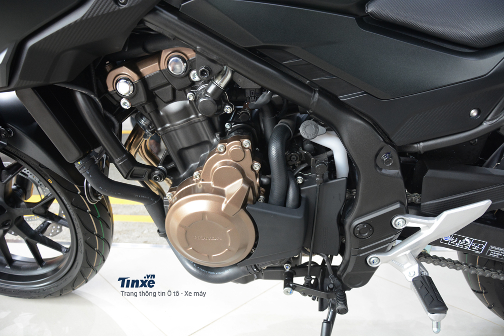 Khoảng sáng gầm xe của Honda CB500F 2018 là 160 mm. Chiếc naked bike 500 phân khối không được tích hợp mỏ cày bảo vệ động cơ. Khoảng sáng gầm xe của Honda CB500F 2018 là 160 mm. Chiếc naked bike 500 phân khối không được tích hợp mỏ cày bảo vệ động cơ.