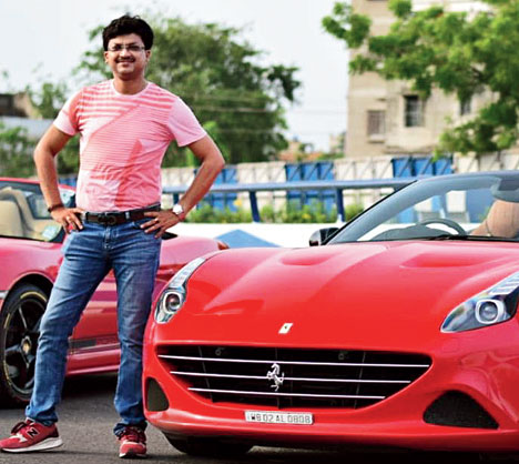 Thương nhân Ấn Độ tử vong sau khi gặp tai nạn trên Ferrari California T