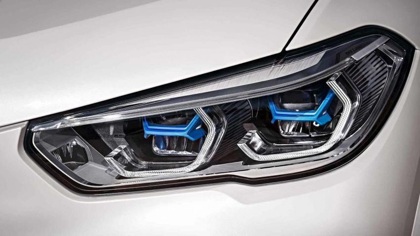 Đèn pha Laserlight với tạo hình chữ X màu xanh dương bên trong