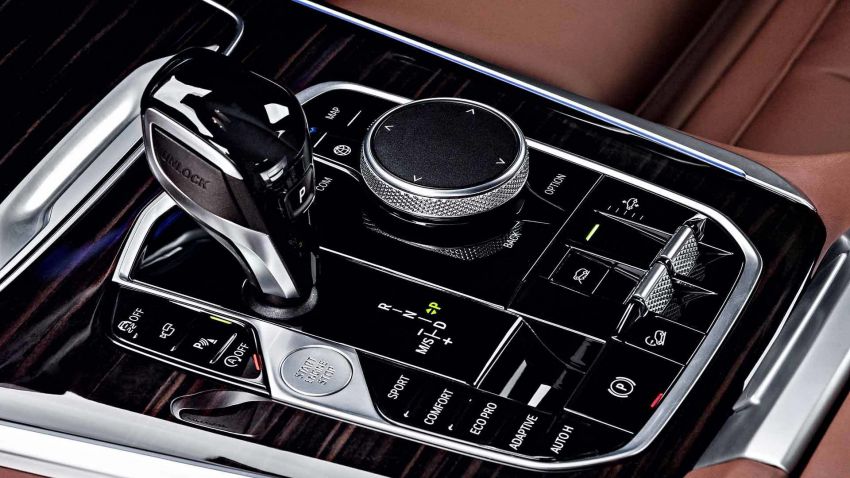BMW X5 2019 dùng hộp số tự động 8 cấp tiêu chuẩn