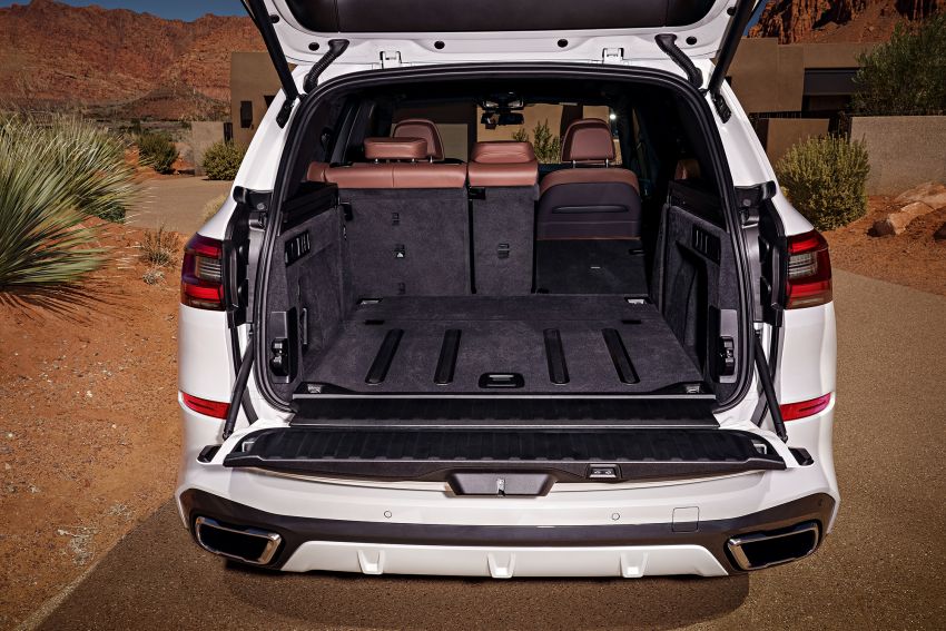 Khoang hành lý của BMW X5 2019 khi hàng ghế sau gập xuống