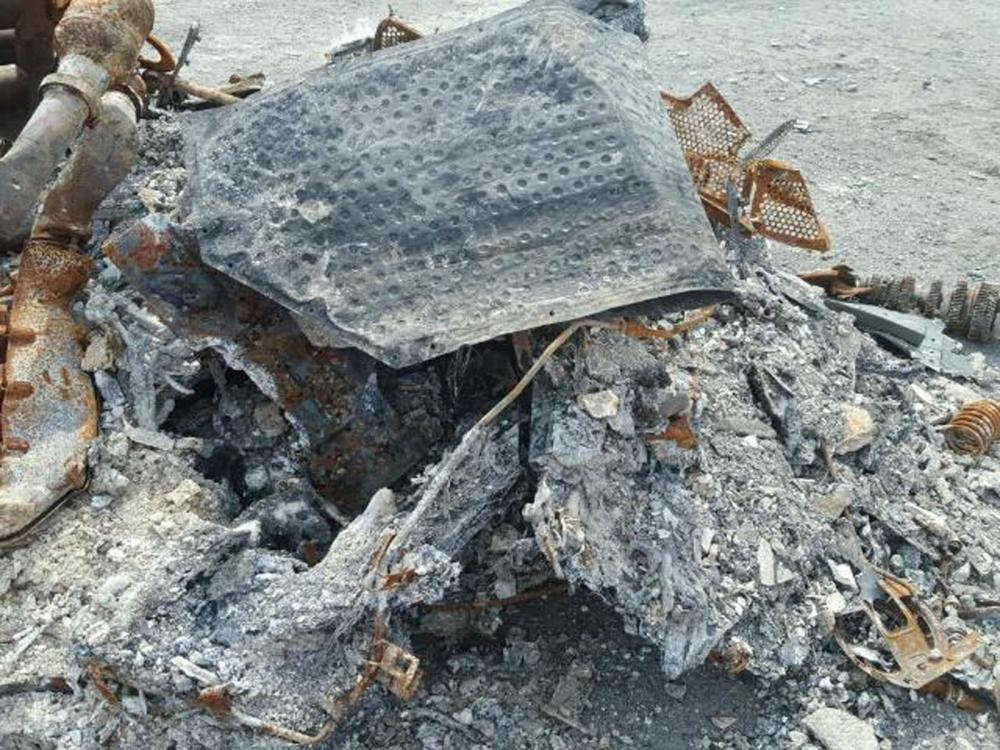 Không ai có ý định bỏ ra tiền để mua đống tro tàn của siêu xe Ford GT 2005 này