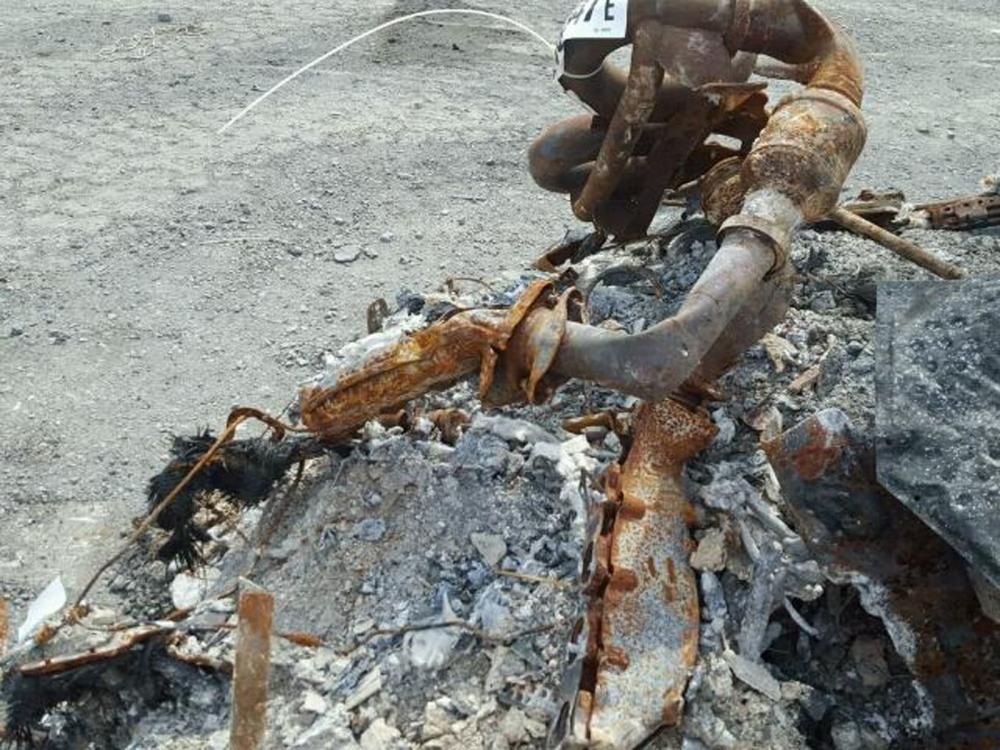 Các bộ phận còn xót lại của Ford GT 2005 này cũng bị gỉ sét và hư hỏng nghiêm trọng