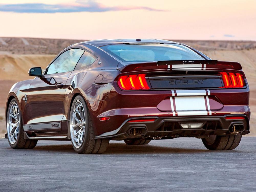 Shelby Mustang Super Snake 2018 nhìn từ phía sau Shelby Mustang Super Snake 2018 nhìn từ phía sau