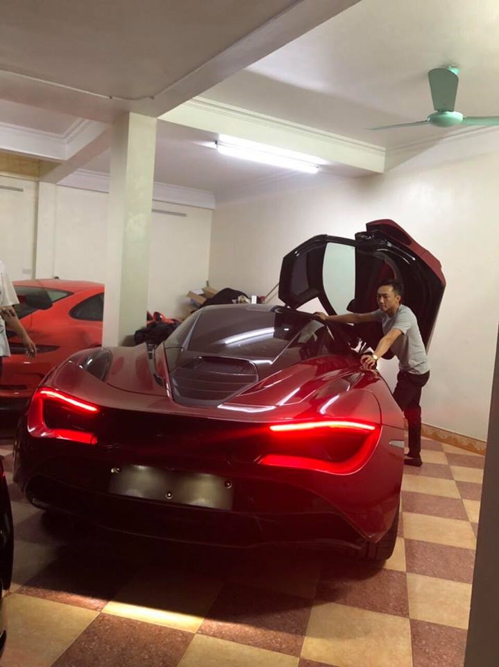 Cường đô la ngẩn ngơ bên siêu phẩm McLaren 720S đỏ Memphis