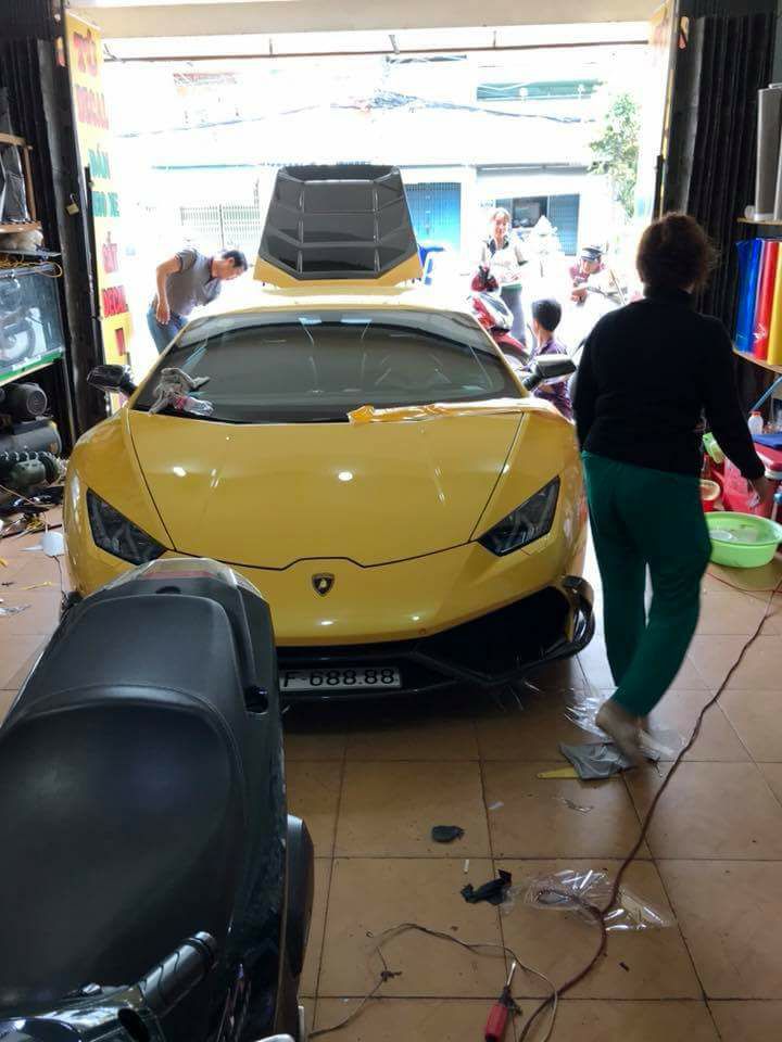 Lamborghini Huracan LP610-4 độ Mansory, biển tứ quý 8 làm dâu tại Nha Trang Lamborghini Huracan LP610-4 độ Mansory, biển tứ quý 8 làm dâu tại Nha Trang