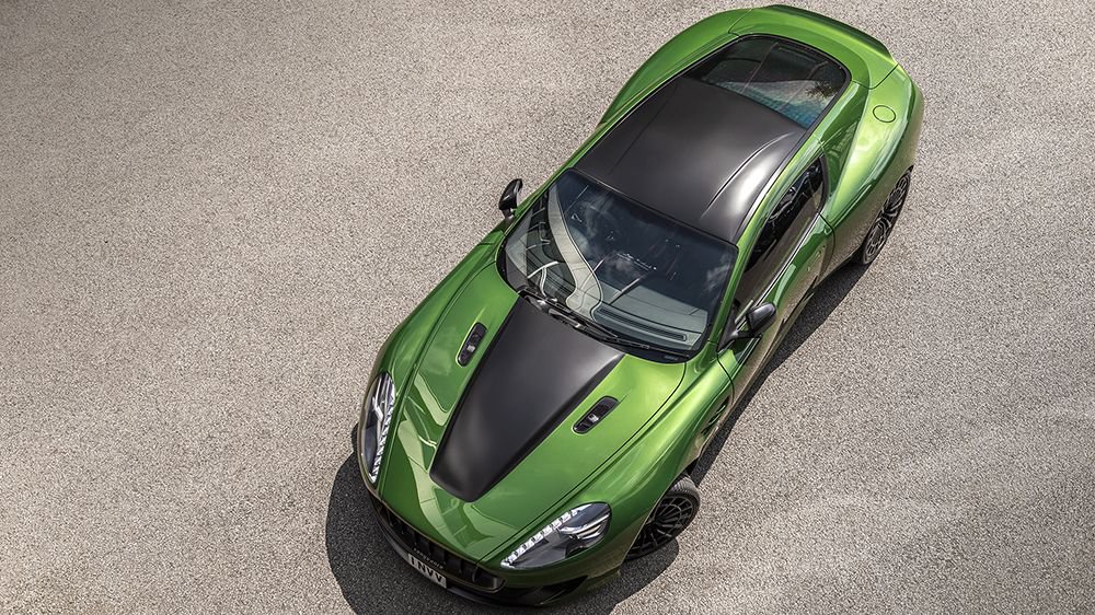 Sieu xe do Aston Martin Vengeance lay cam hung tu nguoi khong lo xanh Hulk Sieu xe do Aston Martin Vengeance lay cam hung tu nguoi khong lo xanh Hulk