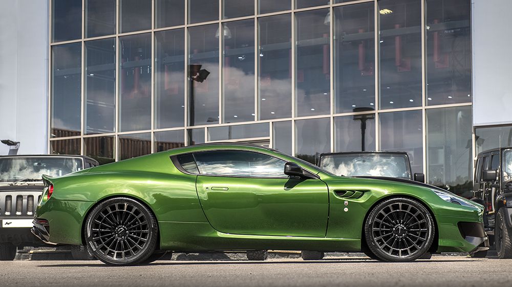 Sieu xe do Aston Martin Vengeance lay cam hung tu nguoi khong lo xanh Hulk Sieu xe do Aston Martin Vengeance lay cam hung tu nguoi khong lo xanh Hulk