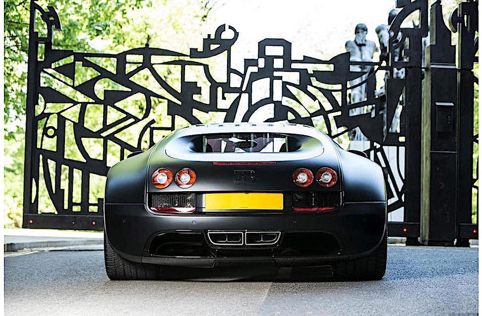 Đơn vị rao bán khẳng định trên thế giới không còn nhiều chiếc Veyron Super Sport đẹp và mới như vậy được cho lên sàn