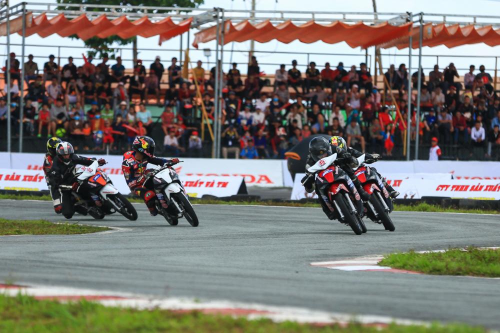 Nội dung đua Honda Blade 110