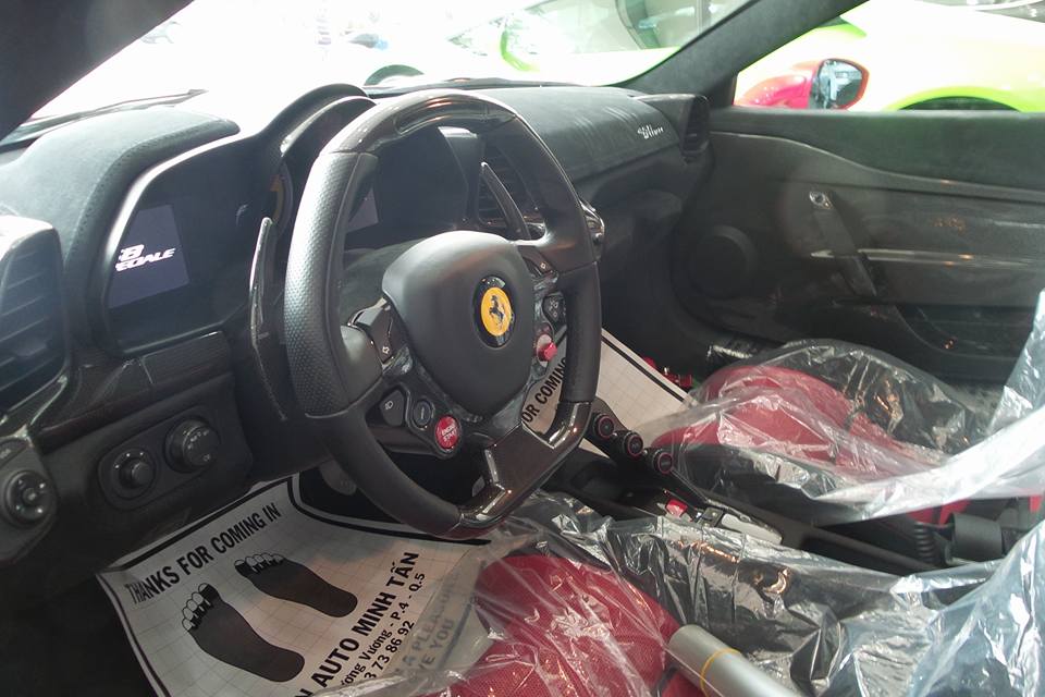 Kết hợp cùng hộp số 7 cấp, Ferrari 458 Speciale mất khoảng thời gian 3 giây để tăng tốc lên 100 km/h từ vị trí xuất phát, nhanh hơn 0,4 giây so với bản tiêu chuẩn