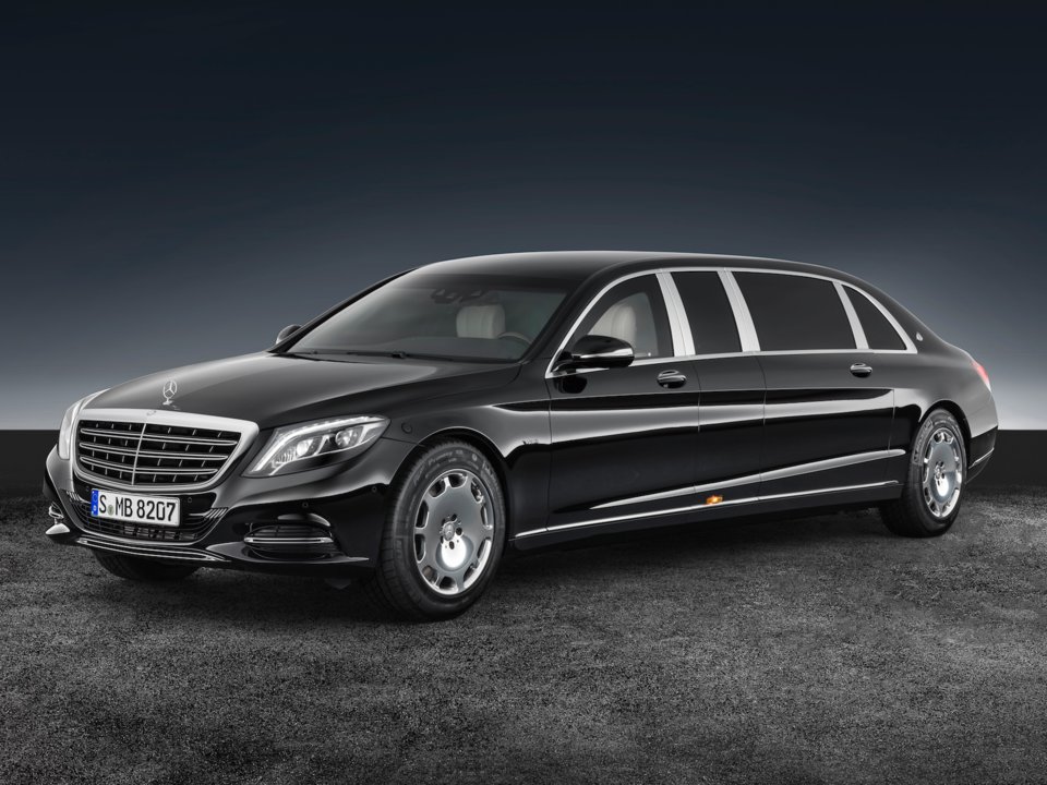 Limousine Pullman Guard là phiên bản kéo dài của mẫu sedan bọc thép Mercedes-Maybach S600 Guard có giá 513.000 USD.