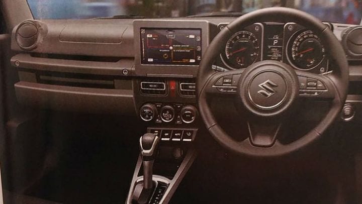 Cận cảnh vô lăng đa chức năng của mẫu SUV nhà Suzuki Cận cảnh vô lăng đa chức năng của mẫu SUV nhà Suzuki