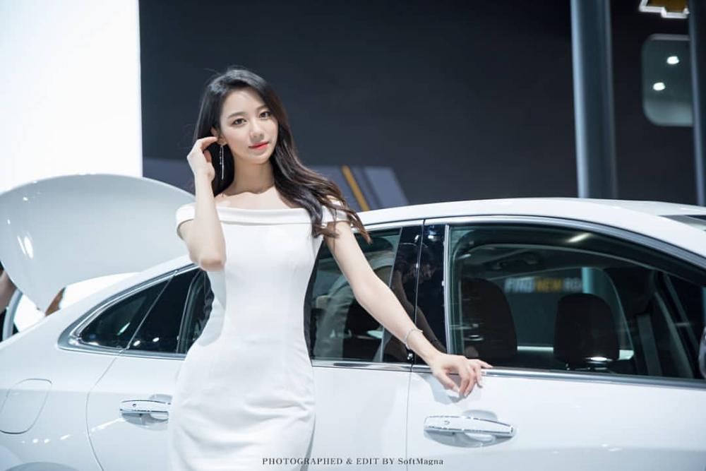 Ngất ngây với người mẫu Hàn Quốc đẹp như tiên tại triển lãm ô tô Busan