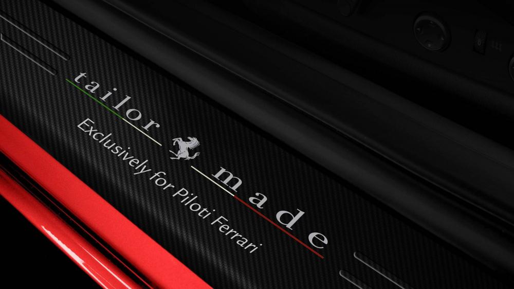 Ốp bậc cửa của Ferrari 488 Pista Piloti 2018 Ốp bậc cửa của Ferrari 488 Pista Piloti 2018