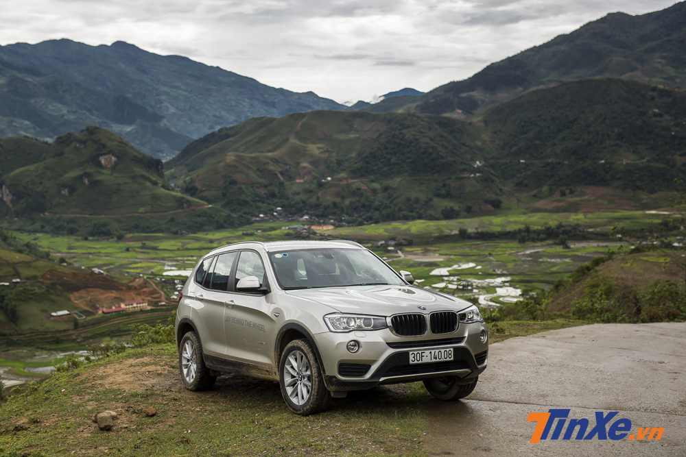 BMW X3 xDrive20i với thiết kế khoẻ khoắn, thực dụng.