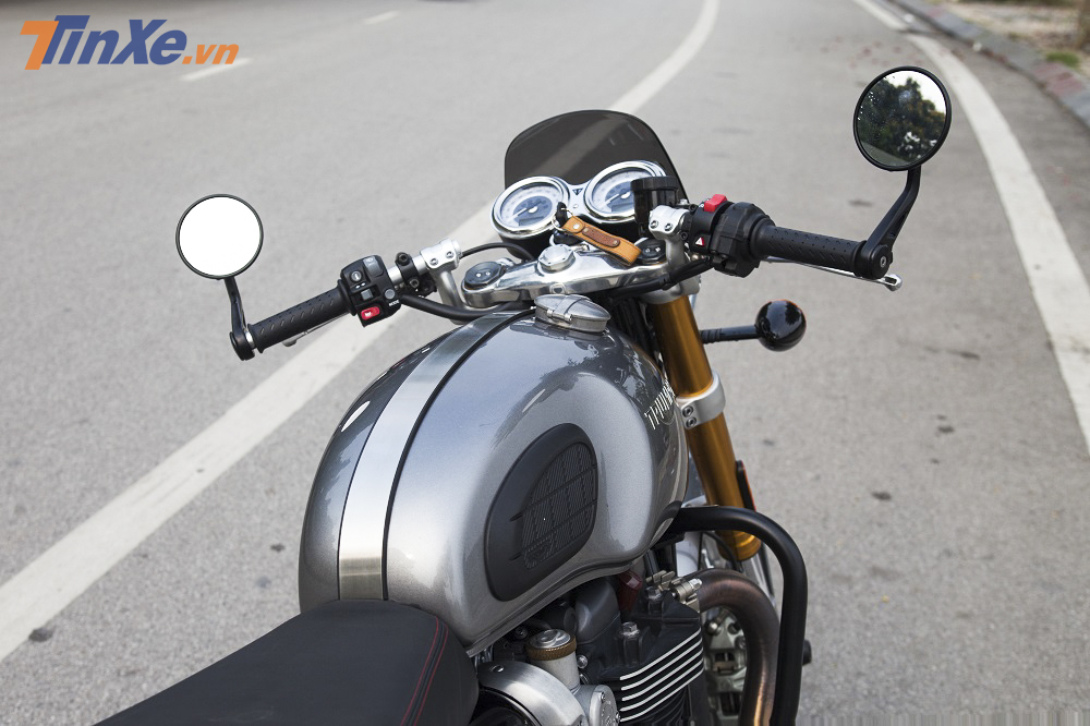 Triumph Thruxton R 2017 có bình xăng thuôn dài, đầy tính thẩm mỹ