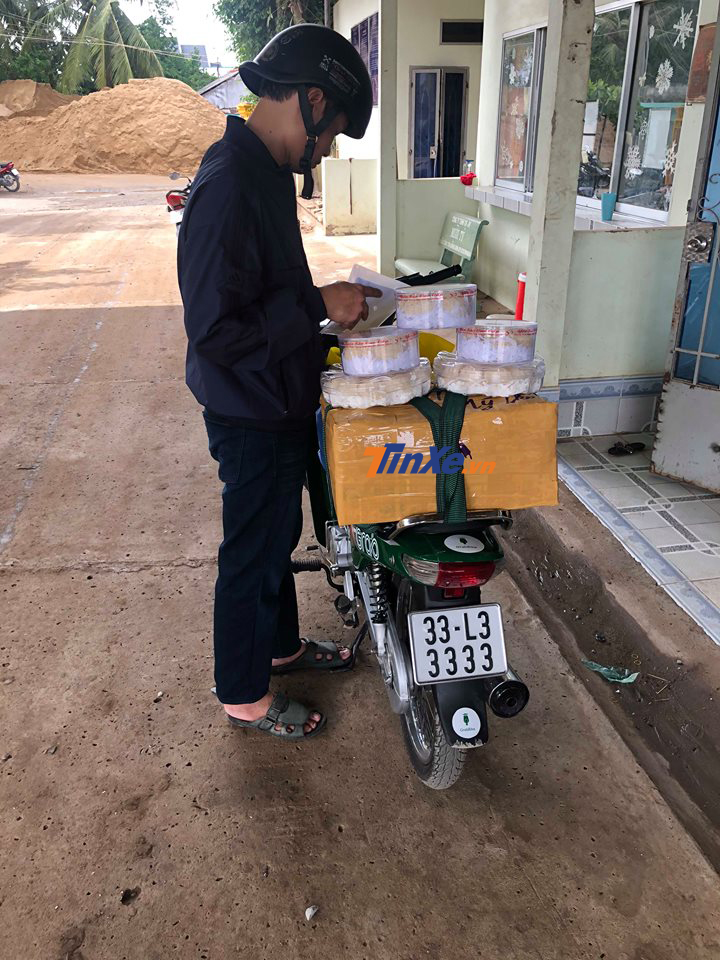 Theo anh Quang Phú, chiếc Honda Wave biển trùng con số 3 sẽ được đưa cho nhân viên của mình dùng