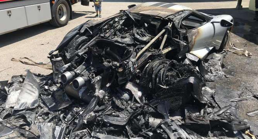 Ford GT thế hệ mới mới về tay chủ nhân đã bị lửa phá huỷ hoàn toàn đuôi xe