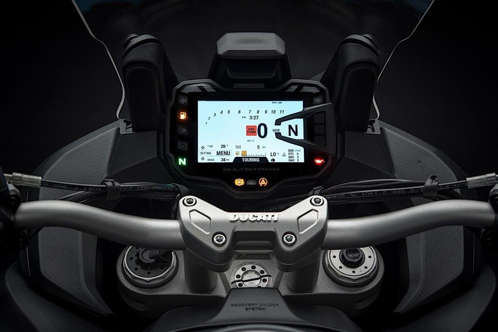 Màn hình màu TFT trên Ducati Multistrada 1260 S Màn hình màu TFT trên Ducati Multistrada 1260 S
