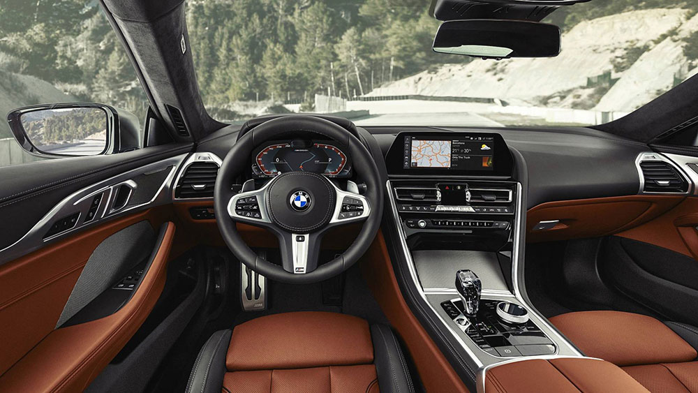 BMW 8-Series 2019 được trang bị tiện nghi để tương xứng với giá tiền