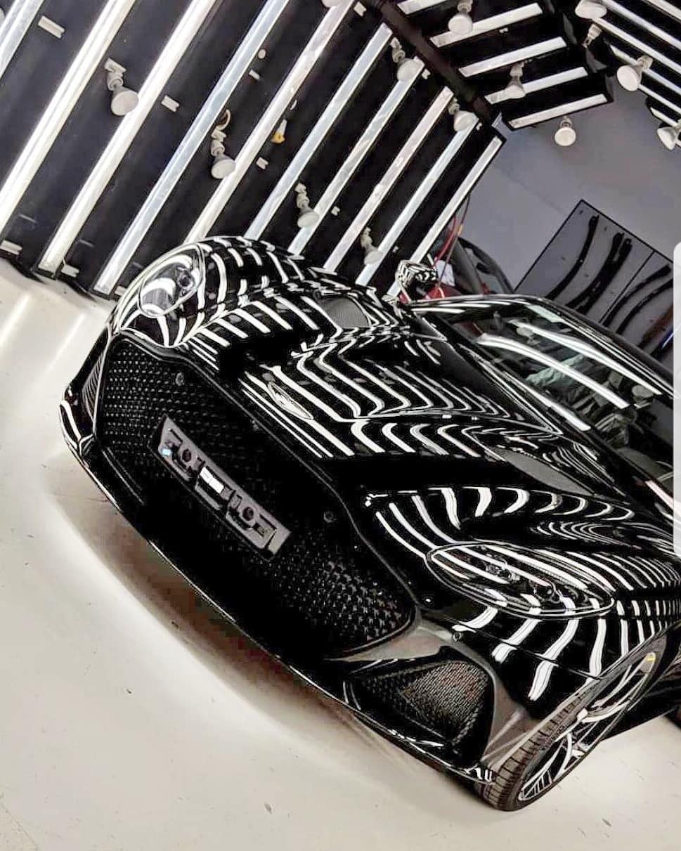 Hình ảnh rò rỉ đầu tiên của Aston Martin DBS Superleggera 2019 Hình ảnh rò rỉ đầu tiên của Aston Martin DBS Superleggera 2019