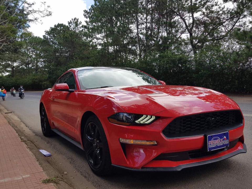 Ford Mustang 2018 đầu tiên xuất hiện Việt Nam làm dâu tại Bảo Lộc, tỉnh Lâm Đồng Ford Mustang 2018 đầu tiên xuất hiện Việt Nam làm dâu tại Bảo Lộc, tỉnh Lâm Đồng