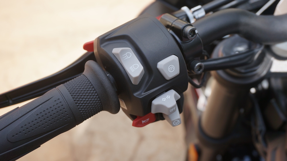 công tắc của Triumph Street Triple R 2017 đang gặp vấn đề công tắc của Triumph Street Triple R 2017 đang gặp vấn đề