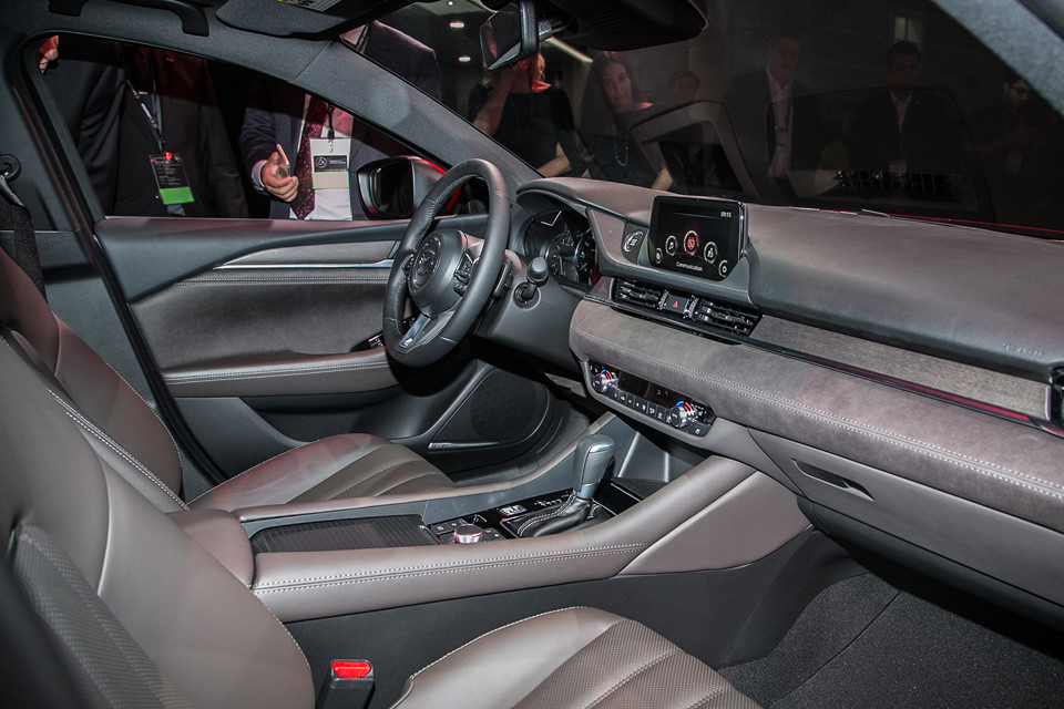 Nội thất của xe Mazda 6 2018