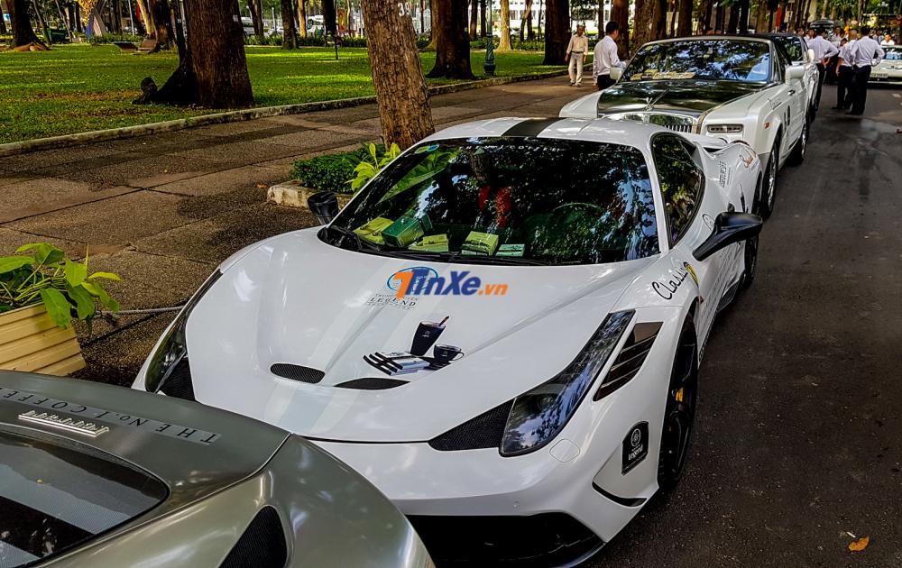 Trong bộ sưu tập siêu xe của ông Đặng Lê Nguyên Vũ có đến 11 chiếc Ferrari, tuy nhiên, chiếc Ferrari 458 Speciale được quan tâm nhiều nhất vì là hàng độc. Trong bộ sưu tập siêu xe của ông Đặng Lê Nguyên Vũ có đến 11 chiếc Ferrari, tuy nhiên, chiếc Ferrari 458 Speciale được quan tâm nhiều nhất vì là hàng độc.