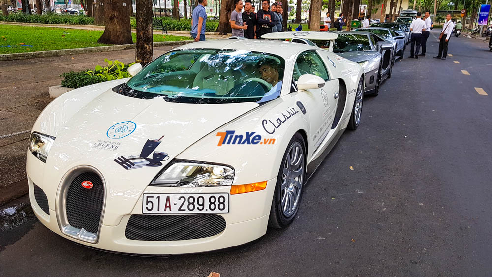 Đánh giá nhanh Bugatti Veyron mới bàn giao cho Chủ tịch Trung Nguyên