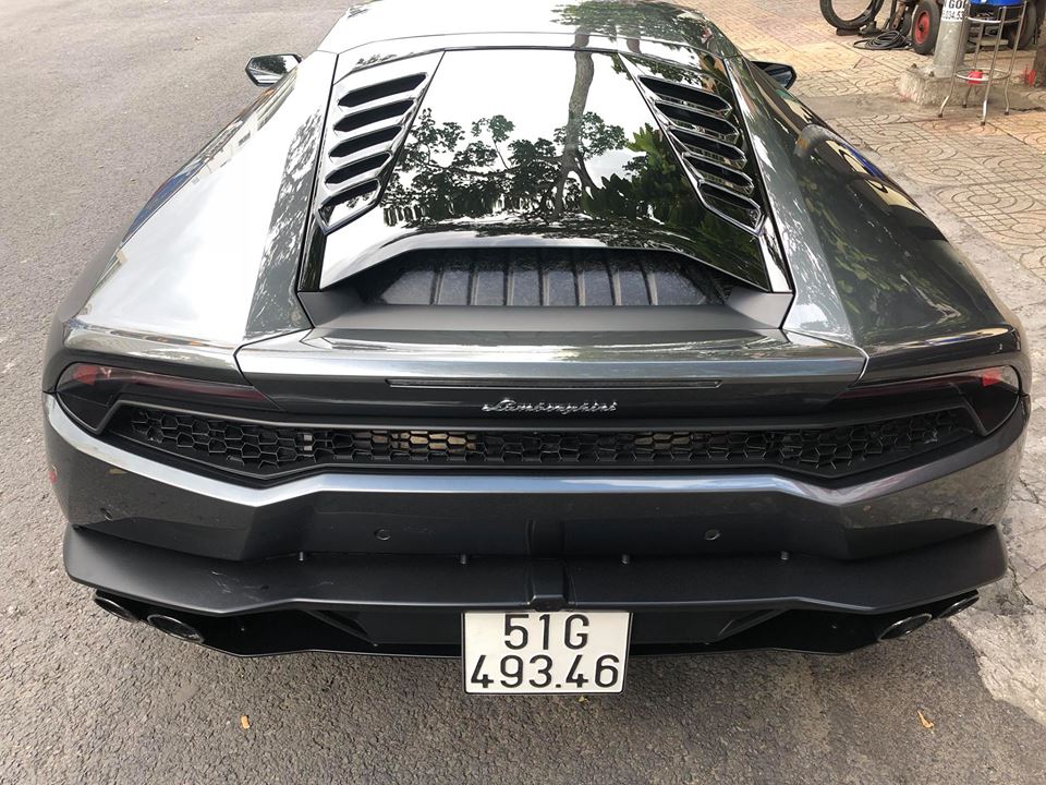 Lamborghini Huracan độ mâm bản giới hạn 273 triệu đồng ra showroom nằm chờ khách