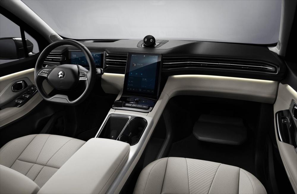 Nội thất khoang lái có tính hiện đại của ES8