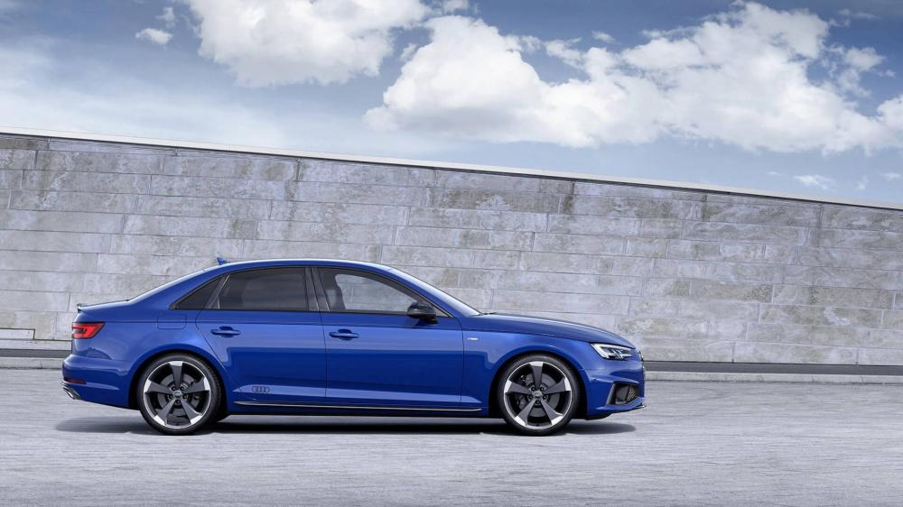 Audi A4 2019 nhìn bên sườn