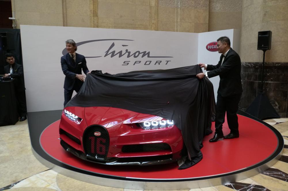 Bugatti Chiron Sport được vén màn tại Singapore