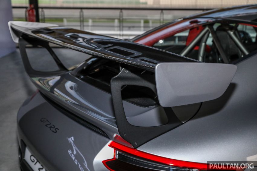 Cánh gió đuôi của Porsche 911 GT2 RS 2018 Cánh gió đuôi của Porsche 911 GT2 RS 2018