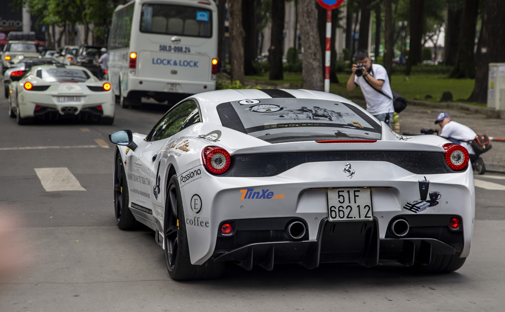 Nếu Lamborghini Murcielago LP670-4 SV gây ấn tượng với sự hiếm có thì siêu xe Ferrari 458 Speciale cũng là nhân tố nổi bật trong dàn xe tham dự hành trình siêu xe xuyên Việt của Chủ tịch Trung Nguyên Nếu Lamborghini Murcielago LP670-4 SV gây ấn tượng với sự hiếm có thì siêu xe Ferrari 458 Speciale cũng là nhân tố nổi bật trong dàn xe tham dự hành trình siêu xe xuyên Việt của Chủ tịch Trung Nguyên