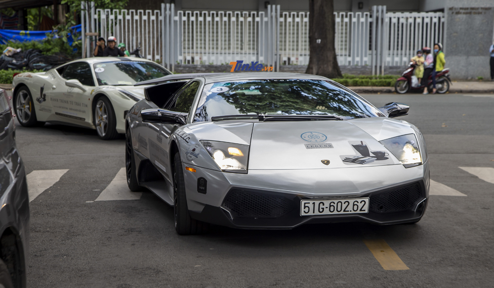 Ngoài Bugatti Veyron, hành trình siêu xe lần này, Chủ tịch Trung Nguyên còn đem Lamborghini Murcielago LP670-4 SV độc nhất vô nhị tại Việt Nam Ngoài Bugatti Veyron, hành trình siêu xe lần này, Chủ tịch Trung Nguyên còn đem Lamborghini Murcielago LP670-4 SV độc nhất vô nhị tại Việt Nam