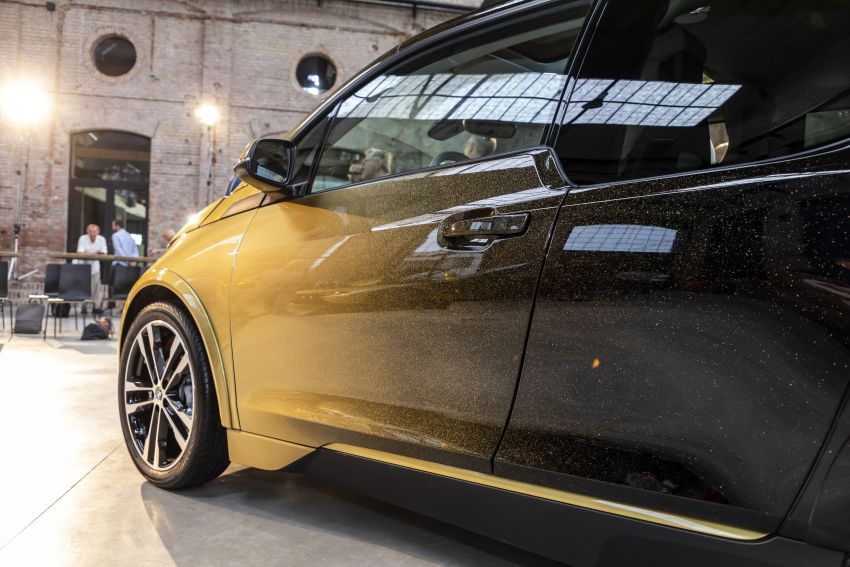 Màu sơn ấn tượng của BMW i3 Starlight Edition Màu sơn ấn tượng của BMW i3 Starlight Edition