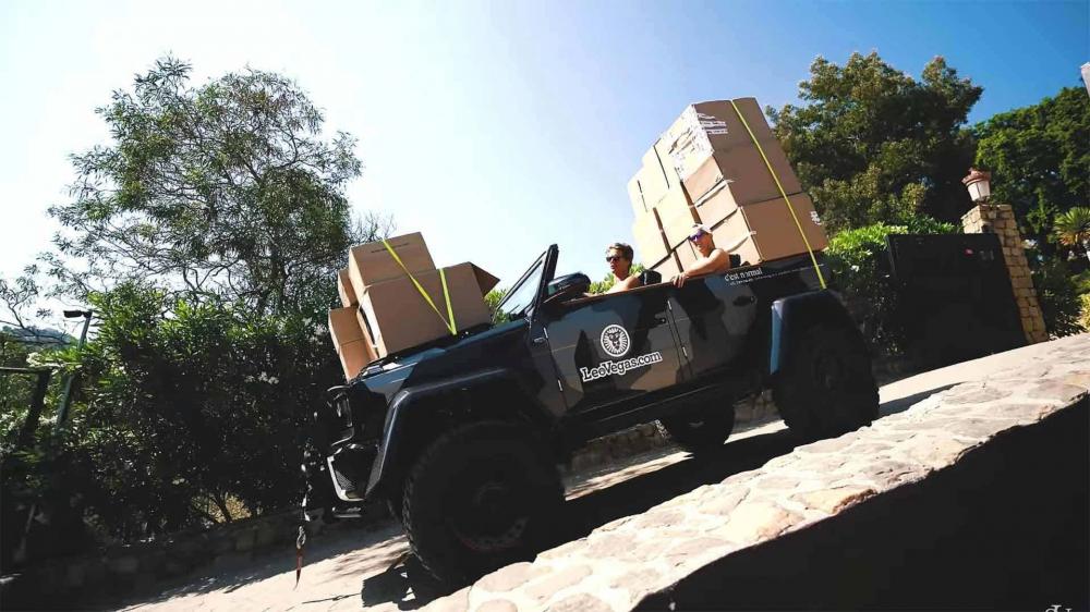 Chiếc Mercedes-Benz G500 4x4² mui trần không chỉ phong cách mà còn đa dụng