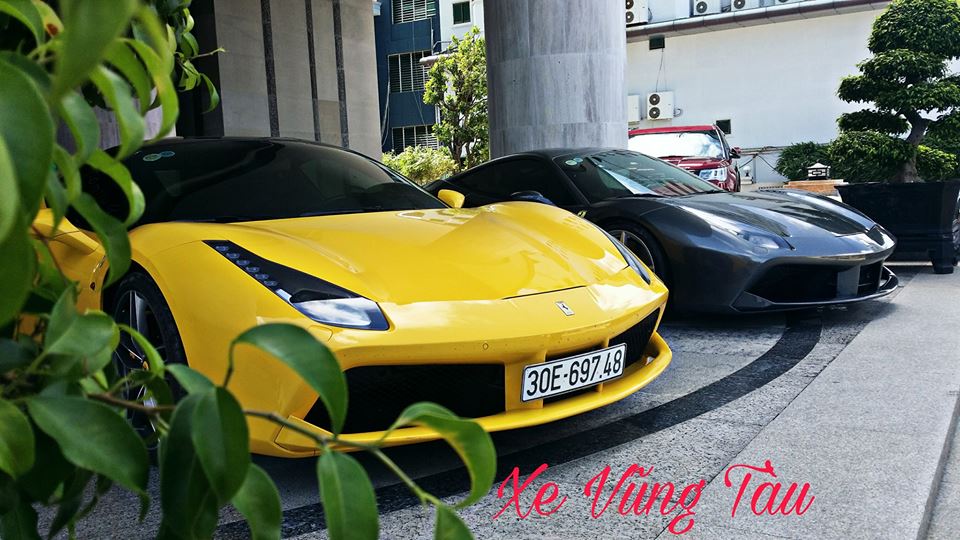 Đây là lần thứ 2 siêu xe Ferrari 488 GTB màu vàng được chủ nhân cho Nam tiến Bộ ba