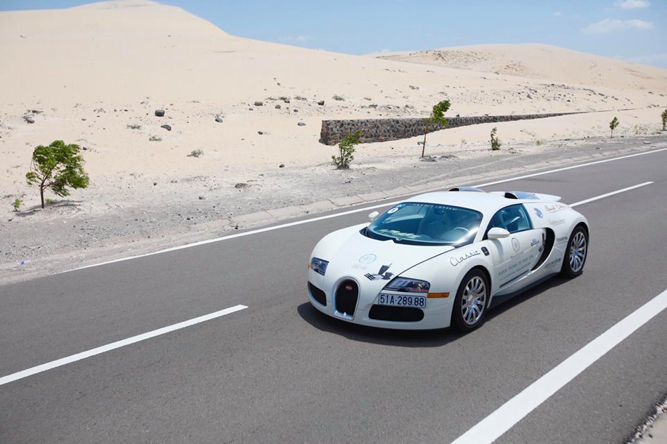 Bugatti Veyron trên con đường DT716 dài 21 km được đánh giá đẹp bậc nhất Việt Nam.