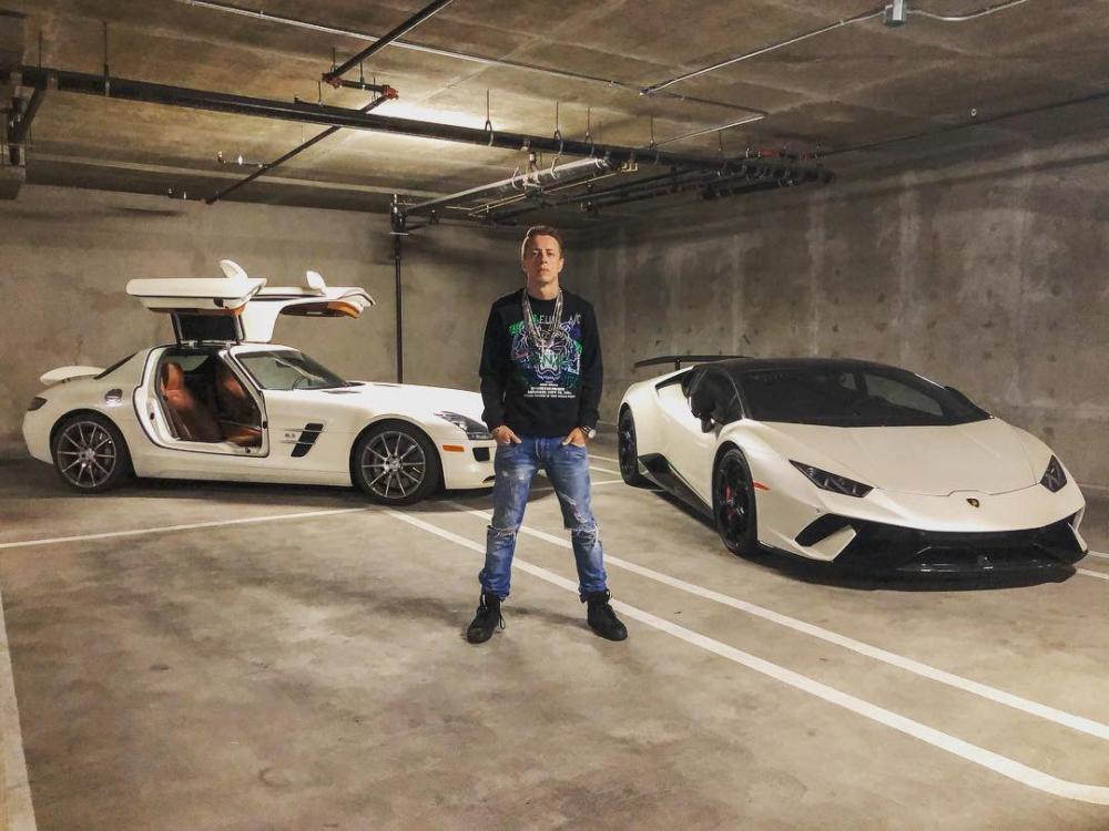 Mercedes-Benz SLS AMG và Lamborghini Huracan Performante Mercedes-Benz SLS AMG và Lamborghini Huracan Performante