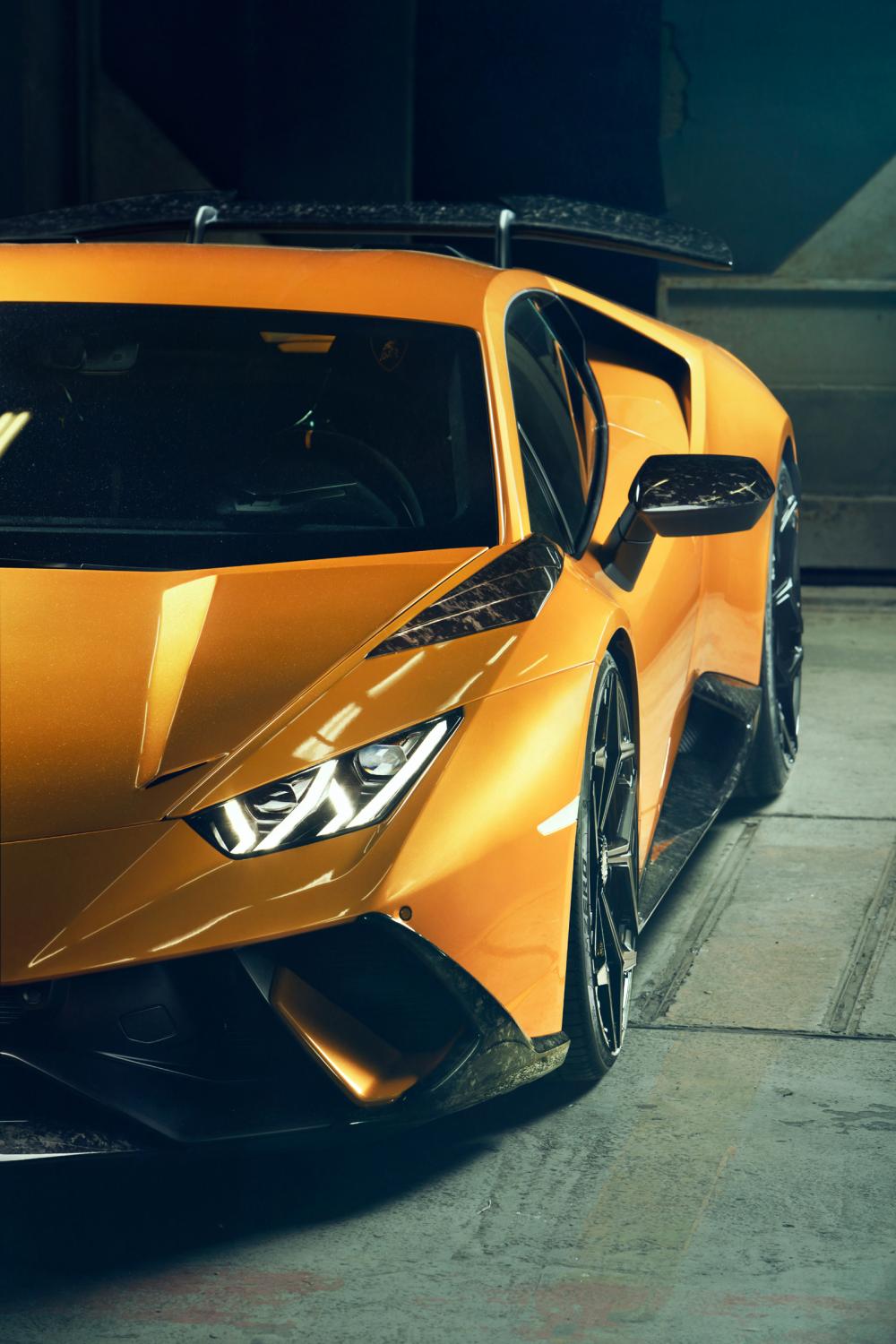Điểm nhấn của bản độ Novitec trên Lamborghini Huracan Performante chính là việc phía trên chắn bùn được tích hợp thêm các mang cá mới